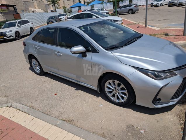 מודעת רכב טויוטה קורולה
