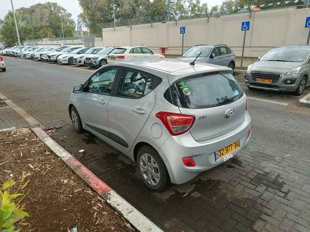 יונדאי i10