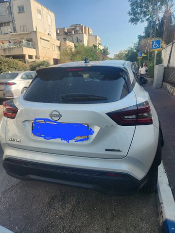 ניסאן ג'וק