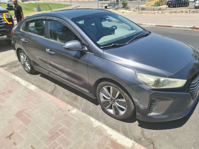 יונדאי איוניק