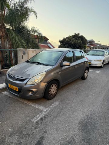 מודעת רכב יונדאי i20