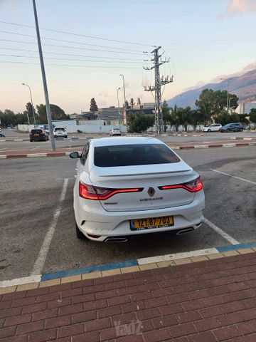 רנו מגאן