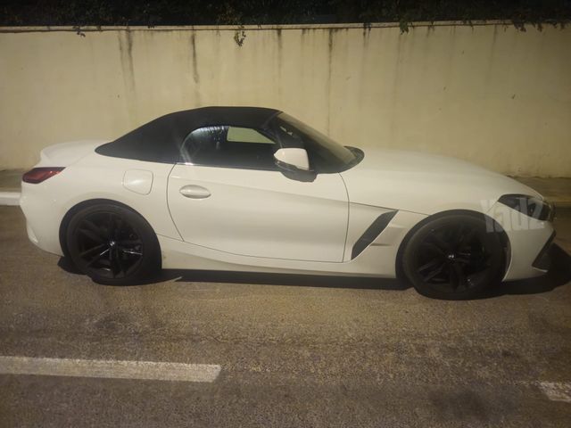 ב מ וו Z4