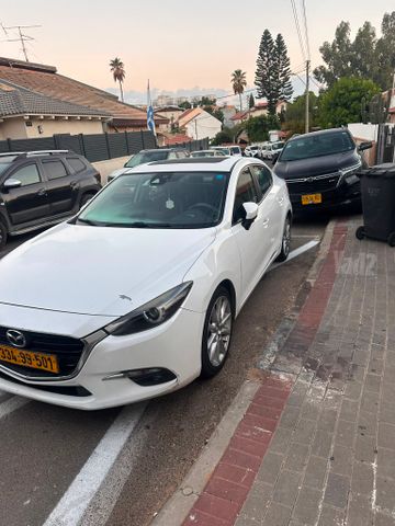 מאזדה 3