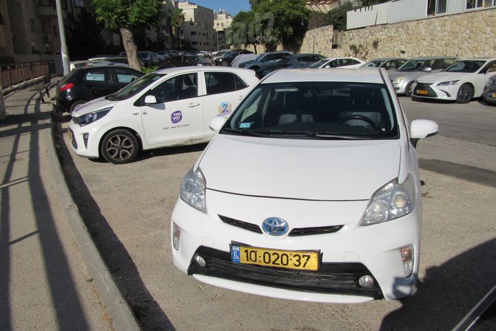 טויוטה פריוס
