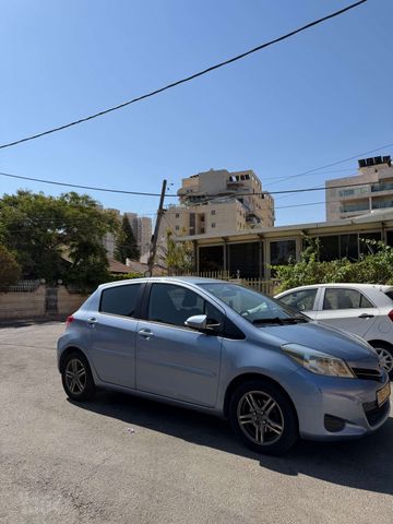 טויוטה יאריס