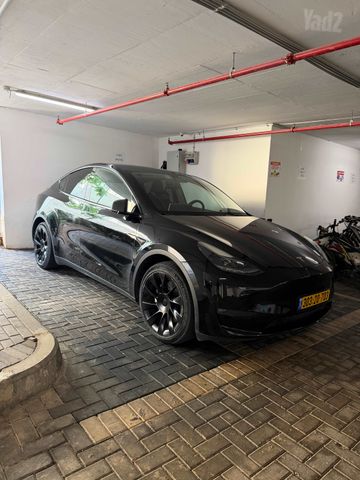 מודעת רכב טסלה מודל Y