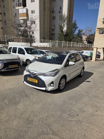 טויוטה יאריס