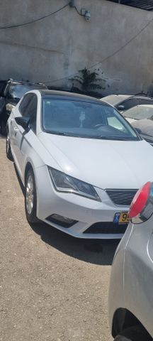 מודעת רכב סיאט לאון