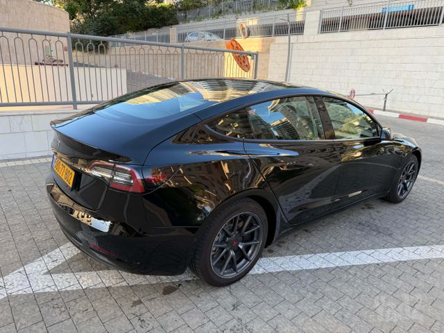 טסלה מודל 3