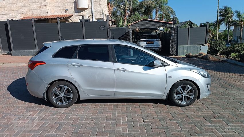 יונדאי i30