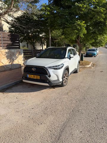 מודעת רכב טויוטה קורולה קרוס
