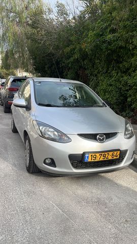 מודעת רכב מאזדה 2