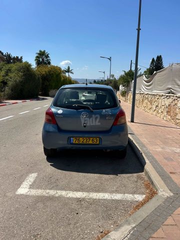 טויוטה יאריס