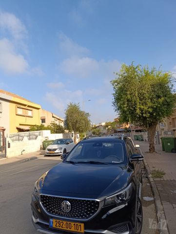 אם ג'י ZS