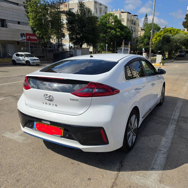 יונדאי איוניק