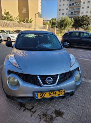ניסאן ג'וק