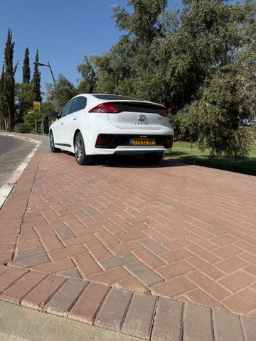 יונדאי איוניק