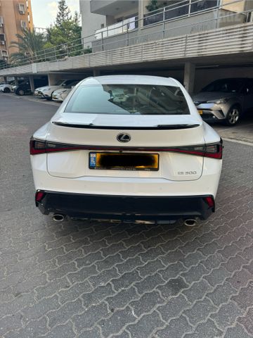 מודעת רכב לקסוס IS