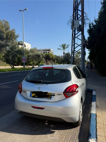 פיג'ו 208