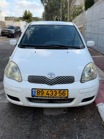 טויוטה יאריס