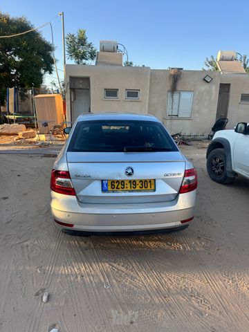 סקודה אוקטביה