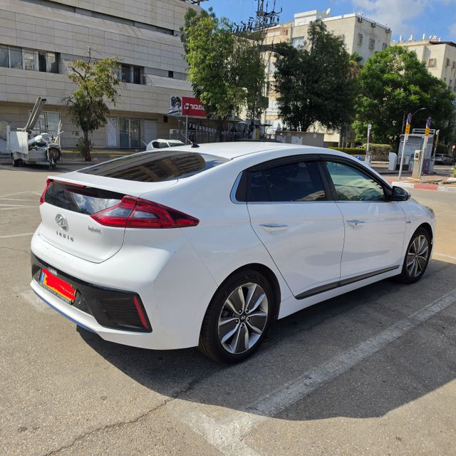 יונדאי איוניק