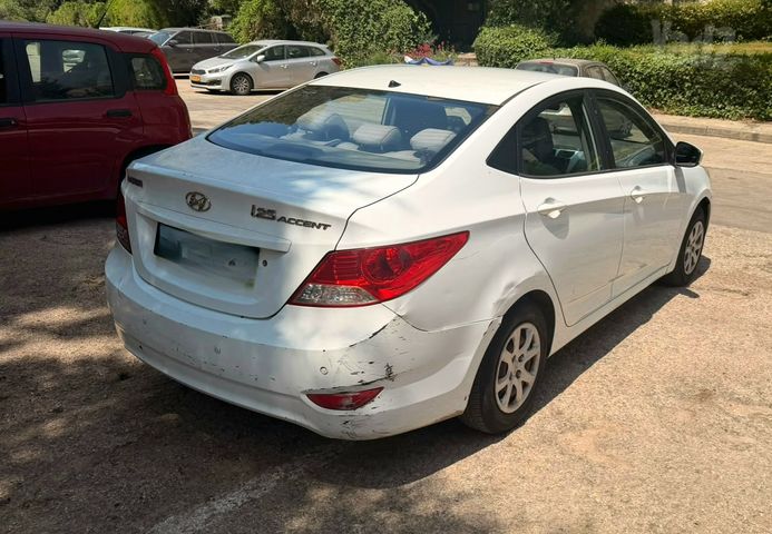 יונדאי אקסנט i25