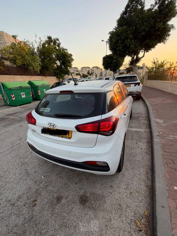יונדאי i20