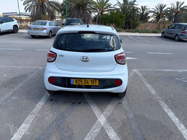 יונדאי i10