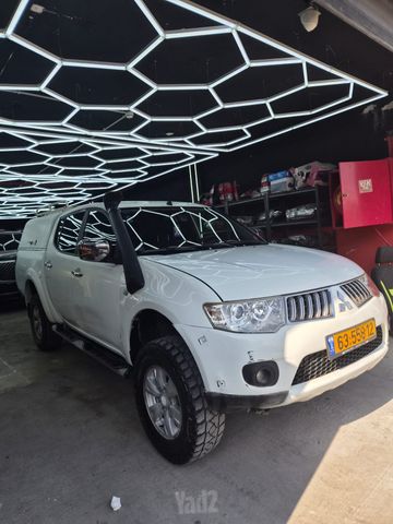 מיצובישי טרייטון / L200