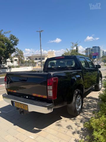 איסוזו די-מקס