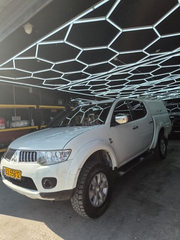 מיצובישי טרייטון / L200