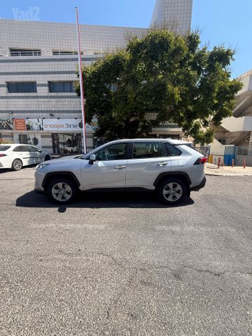 טויוטה RAV4