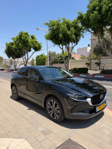 מודעת רכב מאזדה CX-30