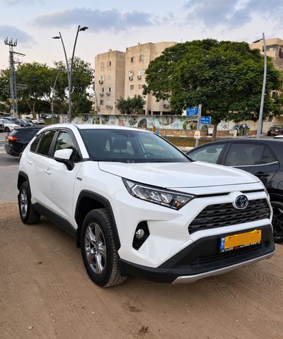 טויוטה RAV4