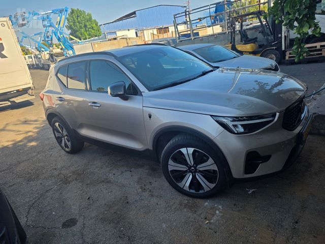 וולוו XC40