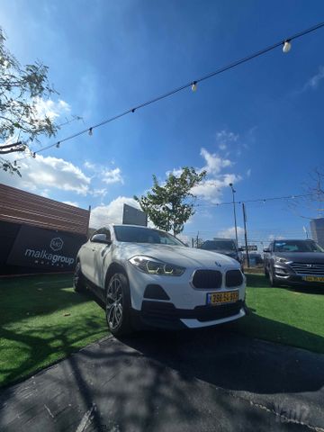 ב מ וו X2