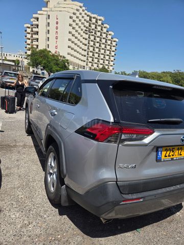 טויוטה RAV4