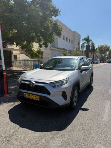 מודעת רכב טויוטה RAV4