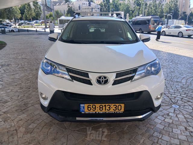 טויוטה RAV4