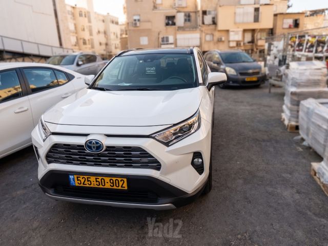 מודעת רכב טויוטה RAV4