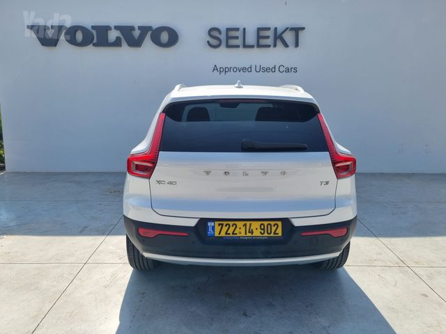 וולוו XC40