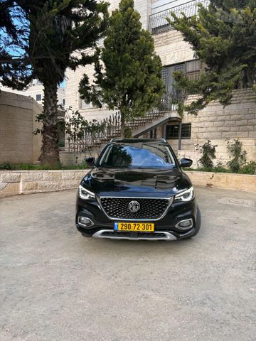 מודעת רכב אם ג'י EHS PHEV