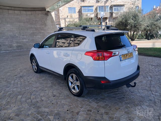 טויוטה RAV4