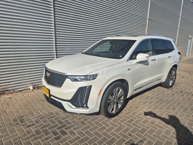 קאדילק XT6