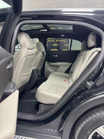 קאדילק XT4