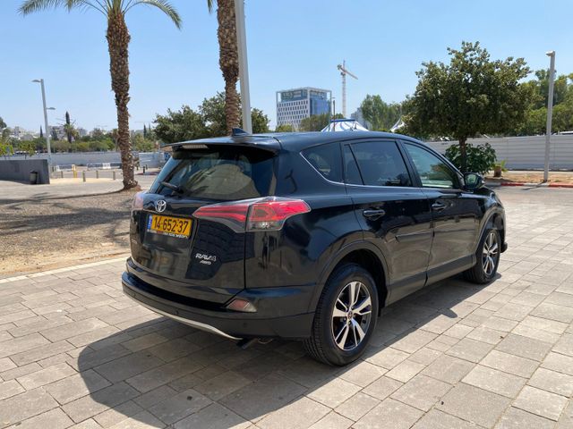 טויוטה RAV4