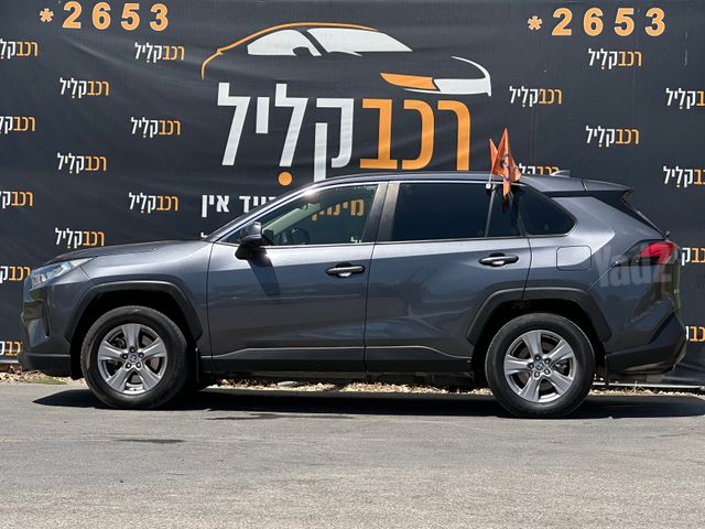 טויוטה RAV4