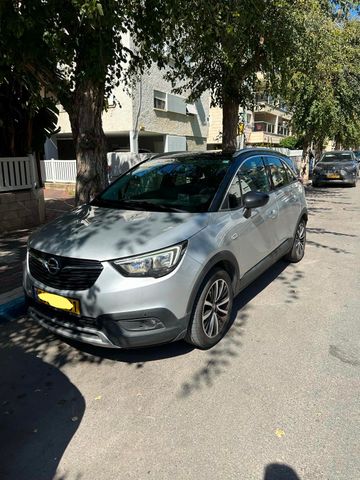 אופל קרוסלנד X
